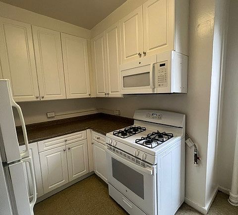 4th image of 625 Gramatan Ave #3T