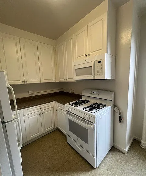 625 Gramatan Ave #3T — Photo 4