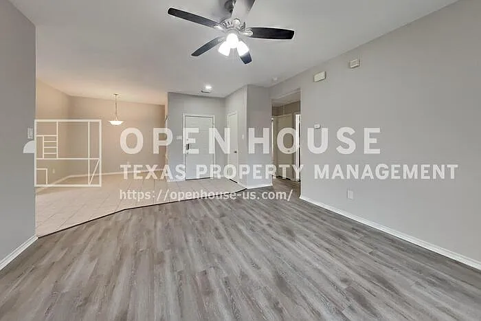 804 Lovebug Ln — Photo 3