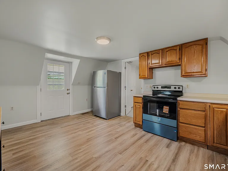 17 Sylvester St — Photo 11