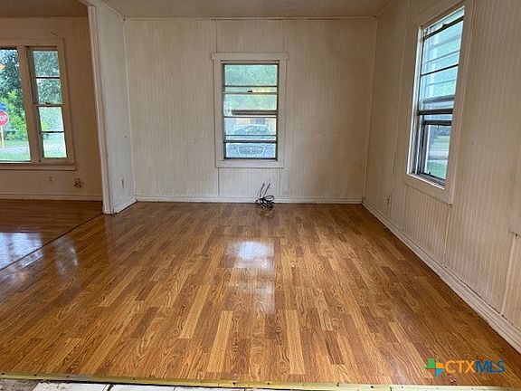 4th image of 1017 S 47th St