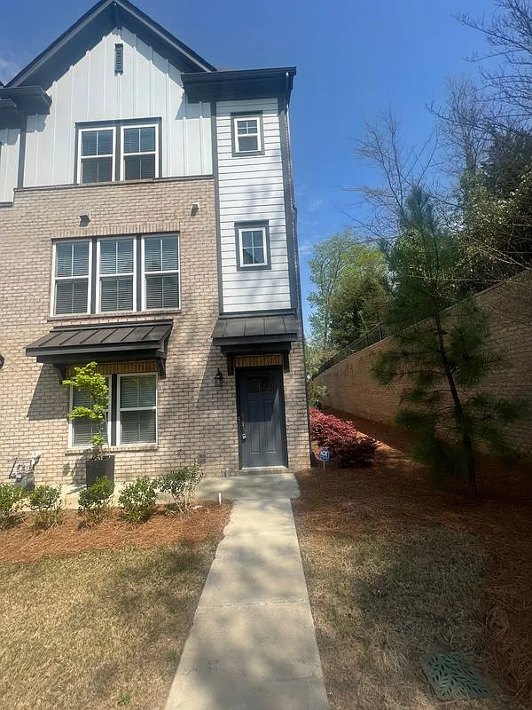 4 bed, 3.5 bath, 2978 sqft, $4,000 — Photo 1