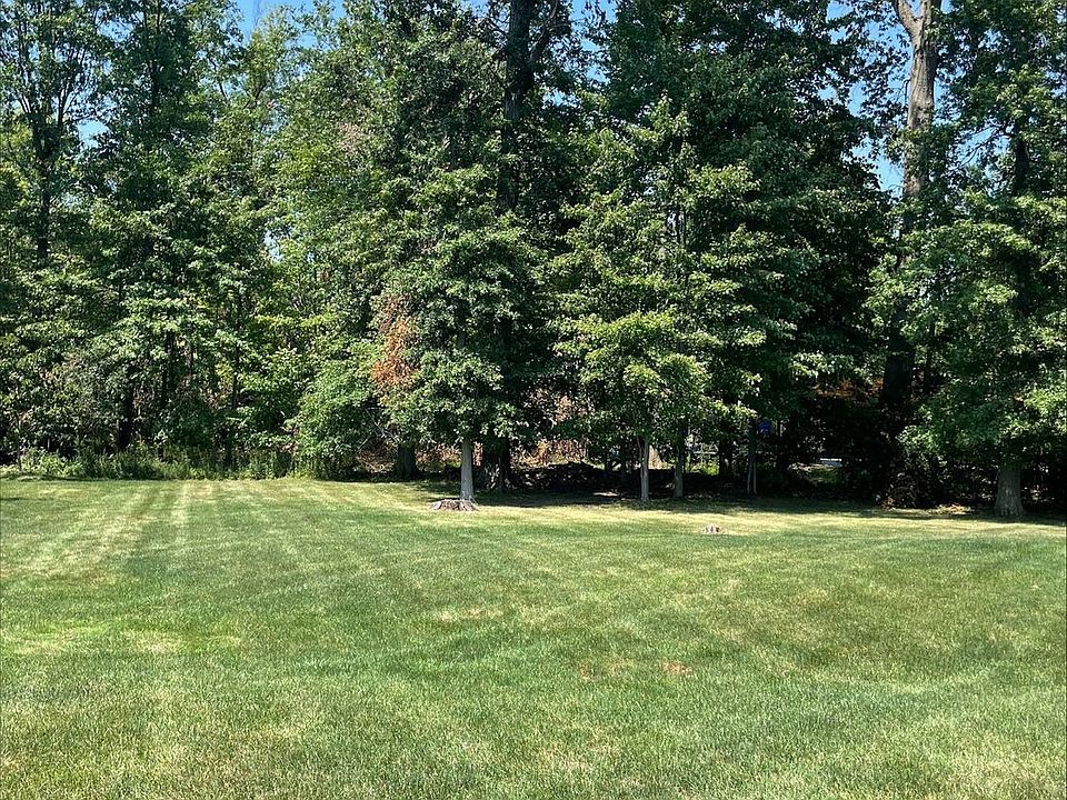 2nd image of 3910 Albany Ct