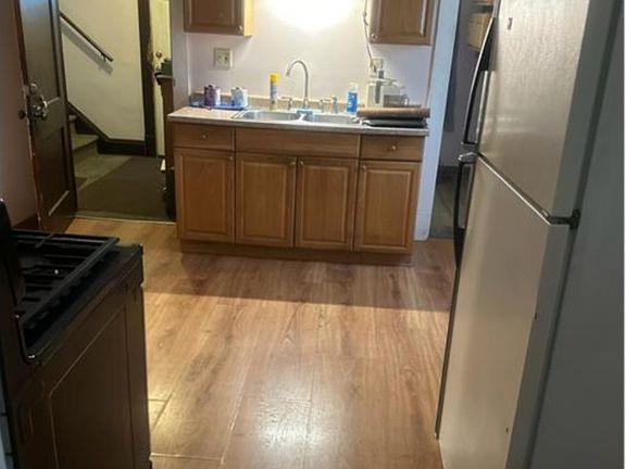 2nd image of 11301 Parkview Ave Unit 1