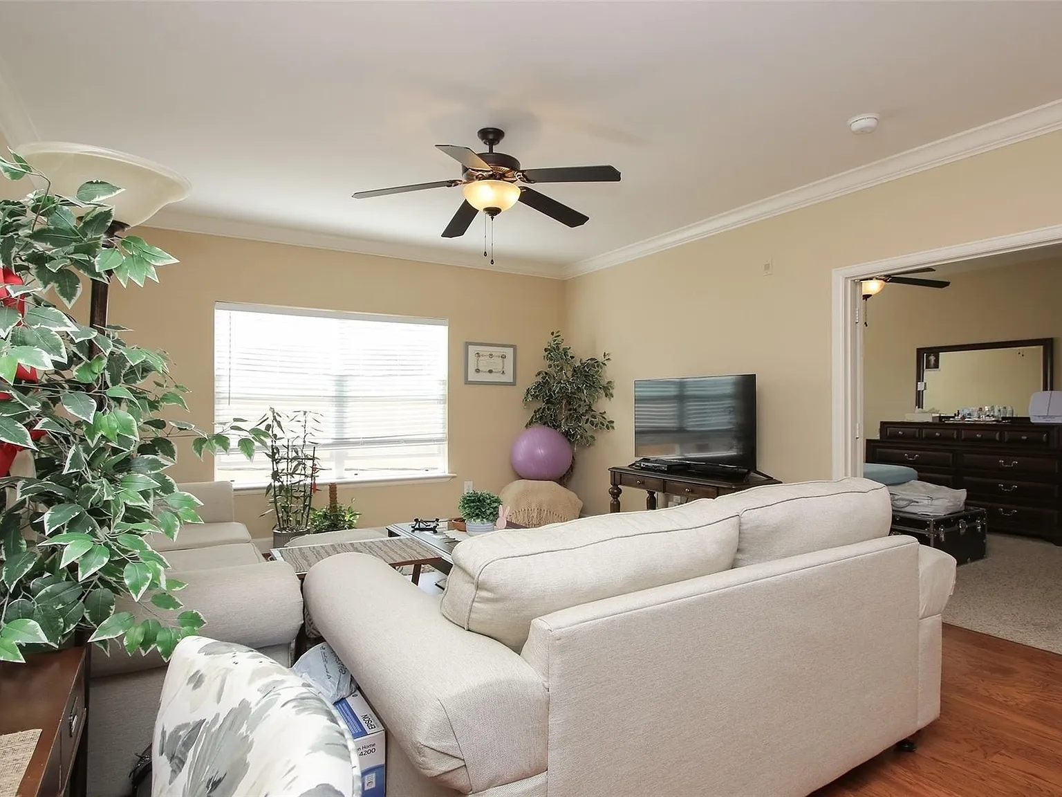 1 bed, 1.5 bath, 819 sqft, $1,600 — Photo 3
