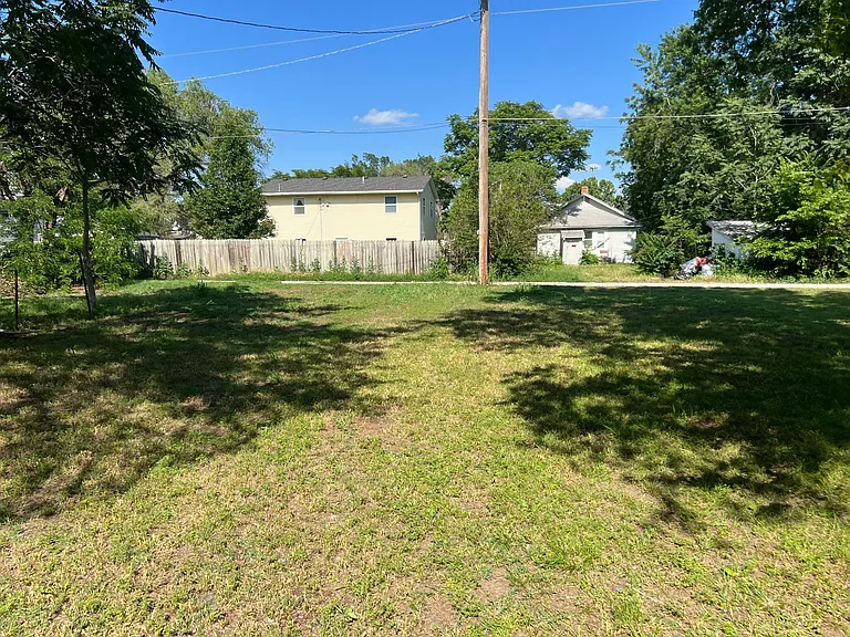 1818 S Greenwood Ave — Photo 3