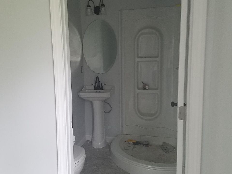 2nd image of 613 Burbank Ct