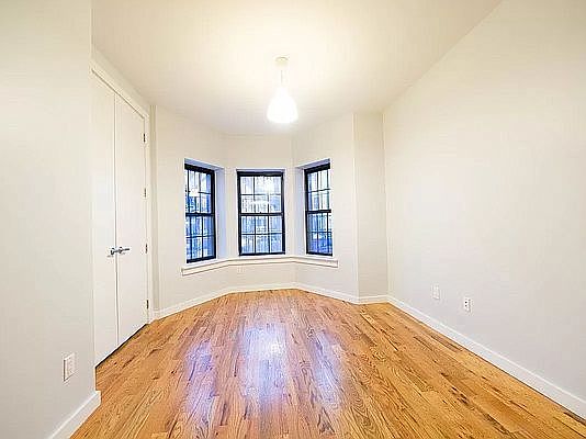 4th image of 1251 Jefferson Ave #1