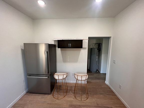 4th image of 310 E Front St #3