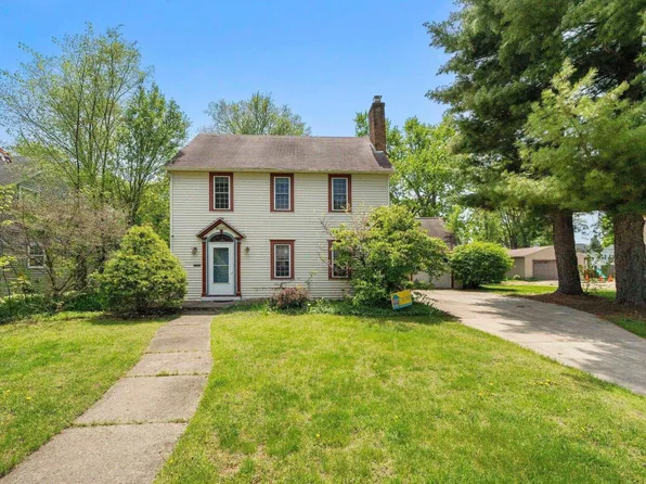 1602 Cedar St, South Bend, IN 46617