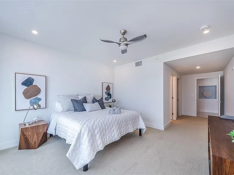 15 Avalon St #401 — Photo 24