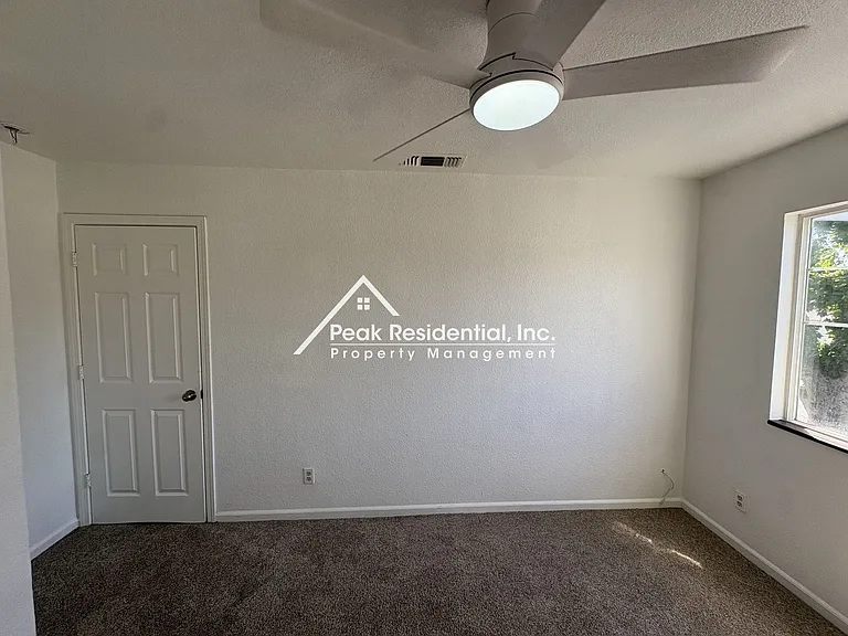 4061 32nd St — Photo 15
