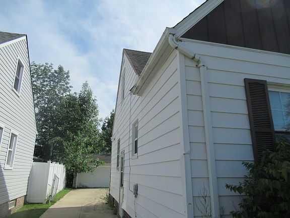 2nd image of 5203 Maplecrest Ave
