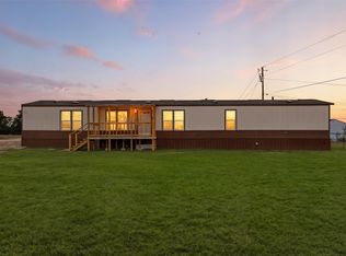 3210 Robinhood Dr, Granbury, TX 76048