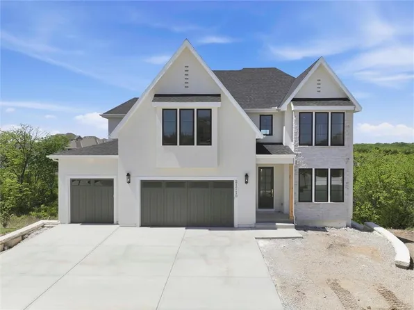 21710 W 80th Ter, Shawnee, KS 66220