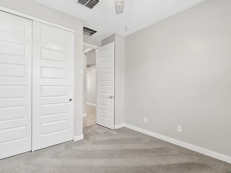 1154 E Thompson Way — Photo 16