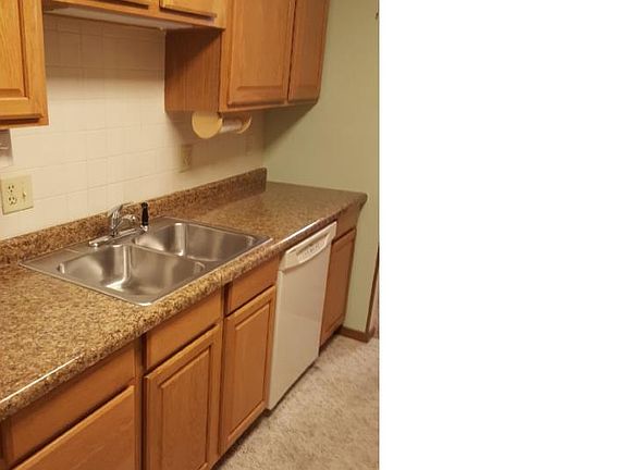 3rd image of 164 Hartford Ct