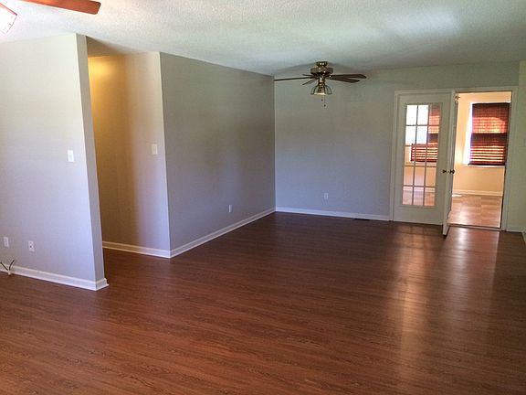 Living room/Den
