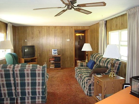 5th image of 669 Fresno Cir SE