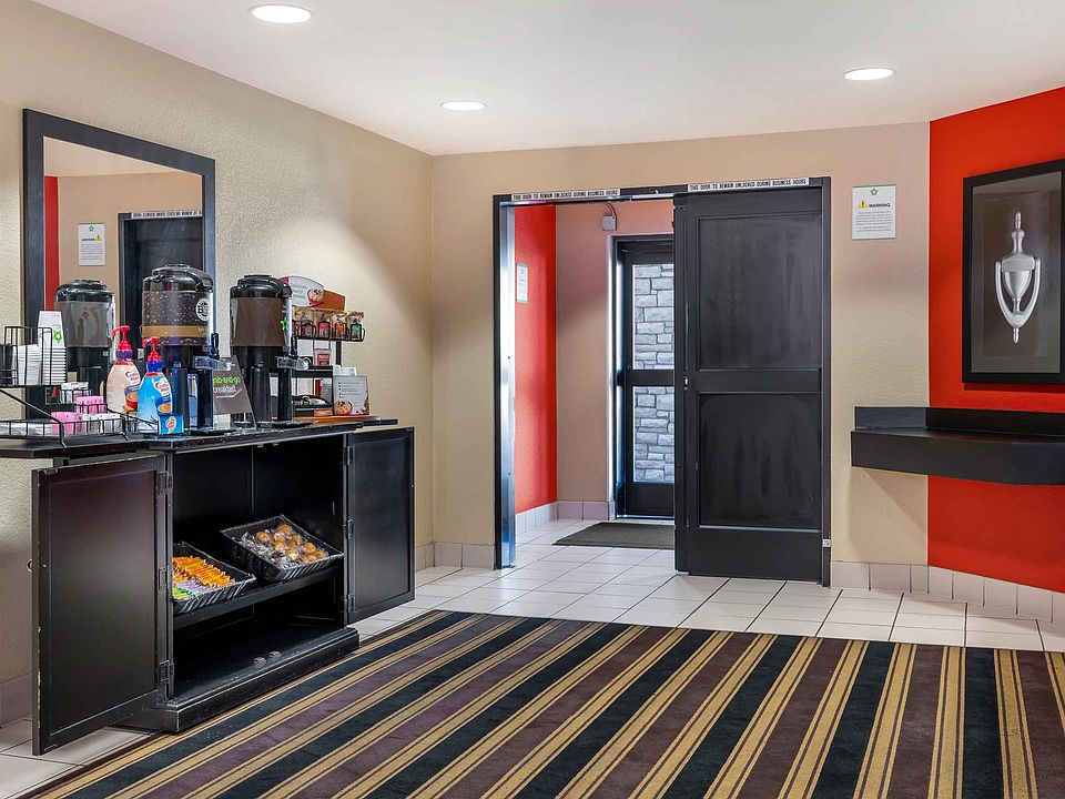 Lobby and Guest Check-in
