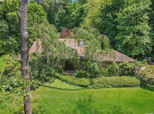 18 Morris Ln, Oyster Bay, NY 11771