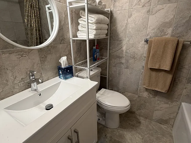 6760 Darcel Ave #BASEMENT — Photo 8