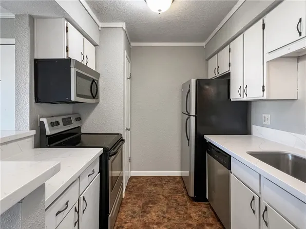 904 University Dr #4, College Station, TX 77840