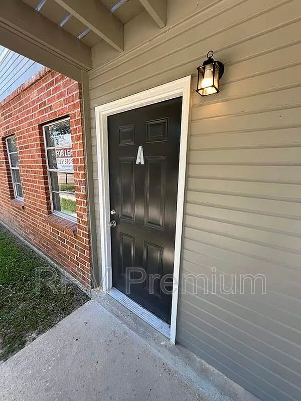2 bed, 1.0 bath, 700 sqft, $950 — Photo 3