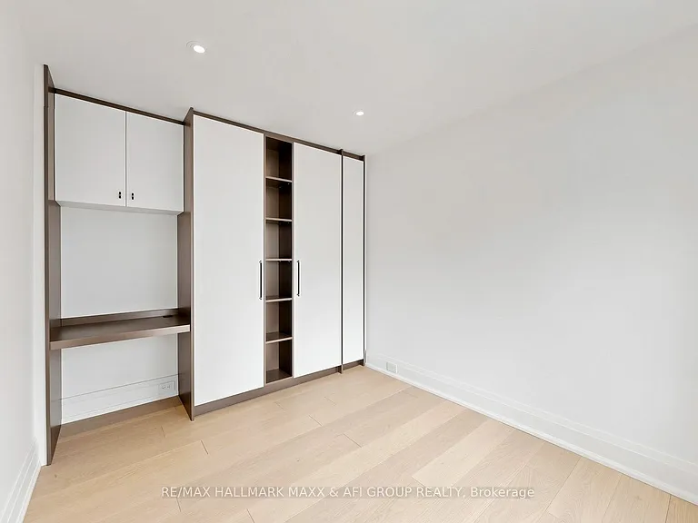 103 Ruggles Ave — Photo 15