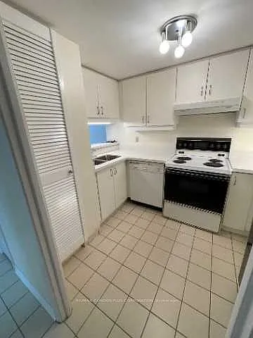 44 Gerrard St W #602 — Photo 12