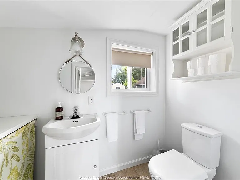 864 Lawrence Dr — Photo 23
