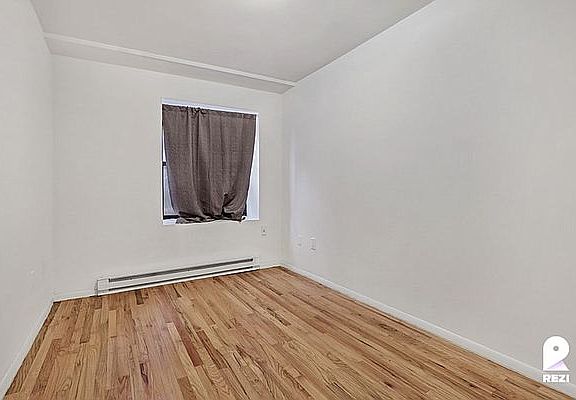 4th image of 326 W 49th St APT 1FE