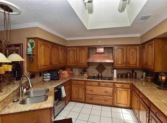 2nd image of 916 Chasewood Ln