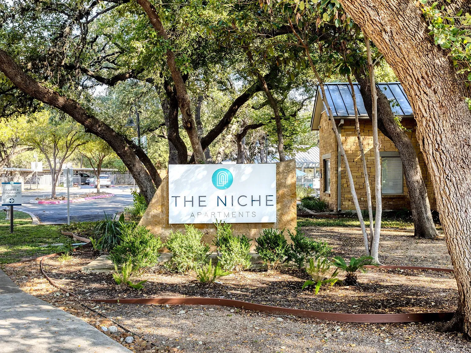 Niche Apartments — Photo 1