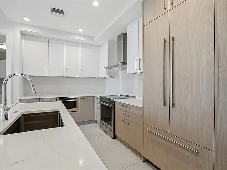 275 1st Ave S #1008 — Photo 7