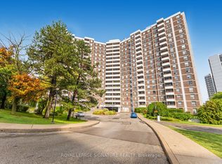 10 Edgecliff Golfway #303, Toronto, ON M3C 3A3