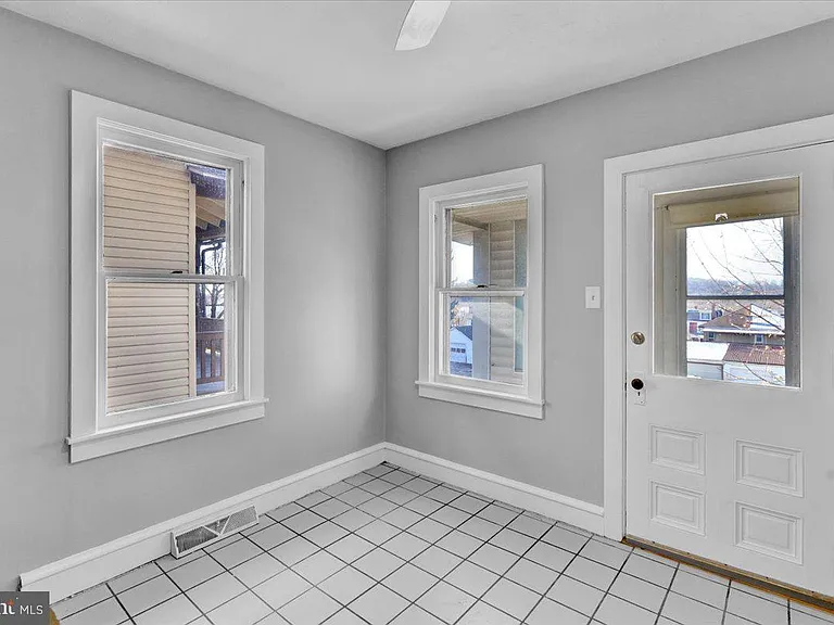 516 S 5th St — Photo 12