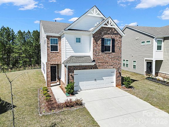 2nd image of 652 Citriadora St