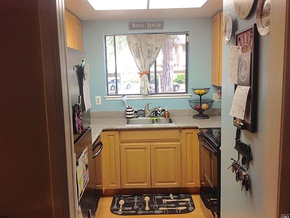 4th image of 1029 N Abbott Ave
