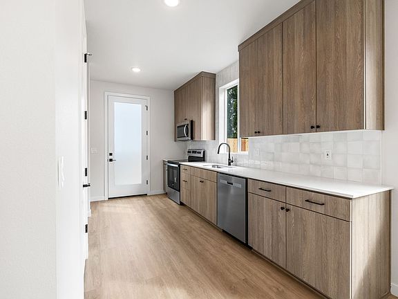 3rd image of 4822 SE 62nd Ave #4820
