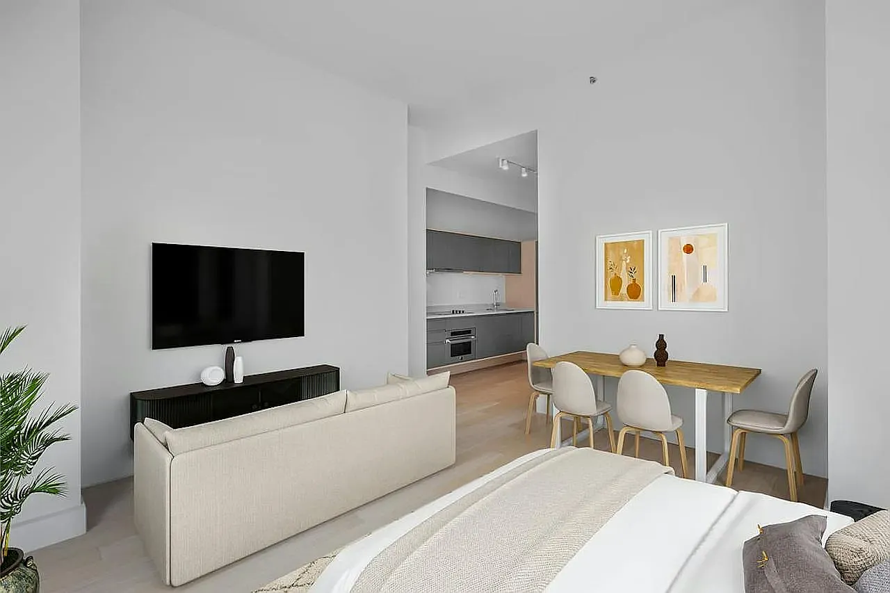 10 City Point — Photo 3