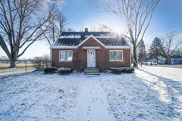 2201 Indiana Ave photo 1