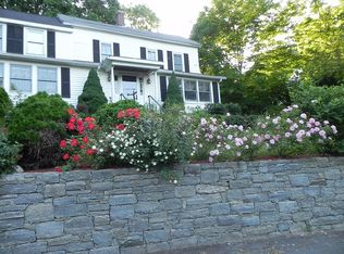 46 S Main St, Essex, CT 06426