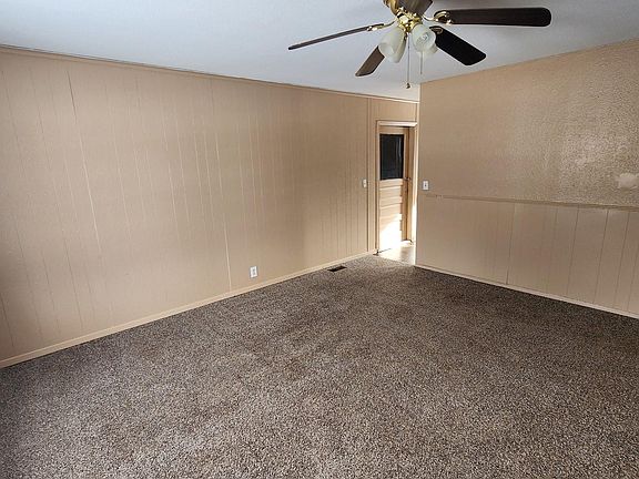 2nd image of 914 Knollcrest Dr