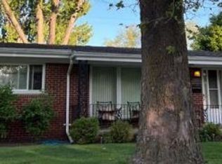 17505 Hizmet St, Livonia, MI 48152