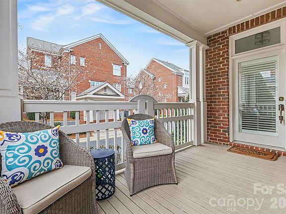 3rd image of 4921 S Hill View Dr