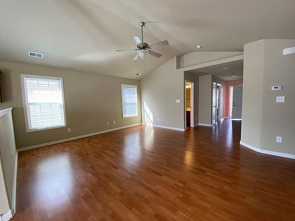 4th image of 3209 Sweet Clover Ln