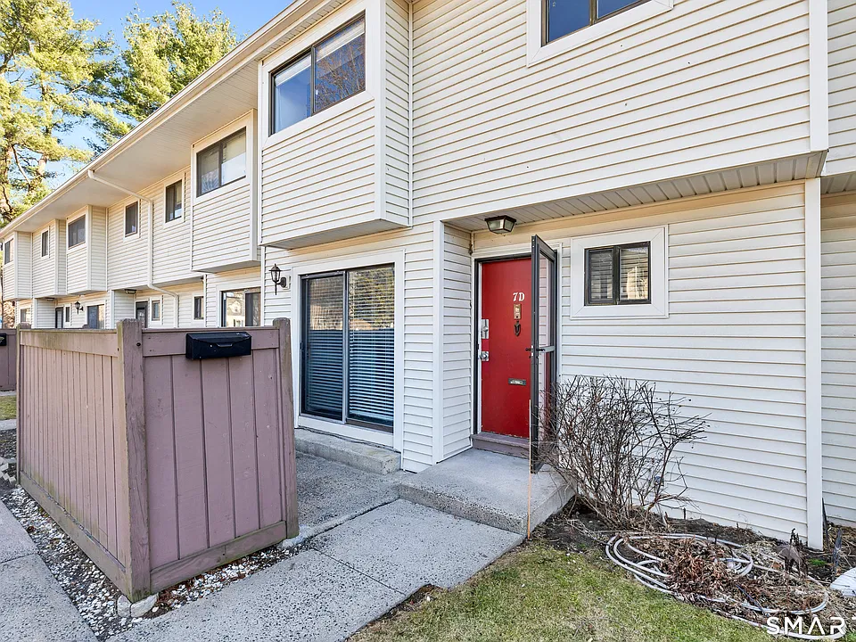 7 Woodland Ave #D
