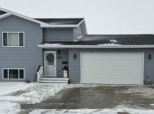 1009 17th Ave SW, Aberdeen, SD 57401