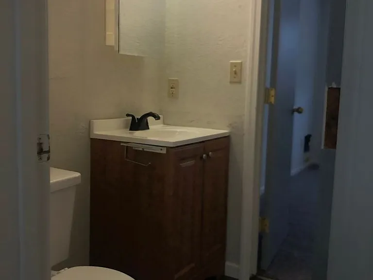 1221 Franklin St — Photo 12